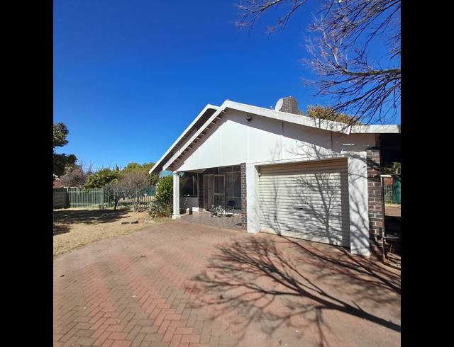 3 BEDROOM FREESTANDING SOLD IN STILFONTEIN EXT 4